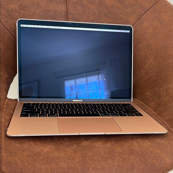 Apple Gold Laptop Sleek Design High Performance - Picture 5 of 16